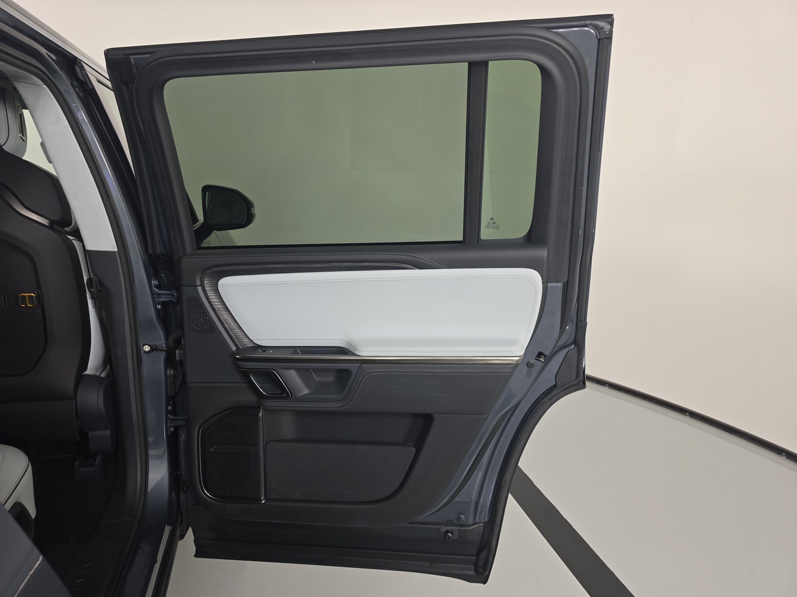 Used 2023 Rivian R1S Launch Edition Quad AWD/4WD image 19