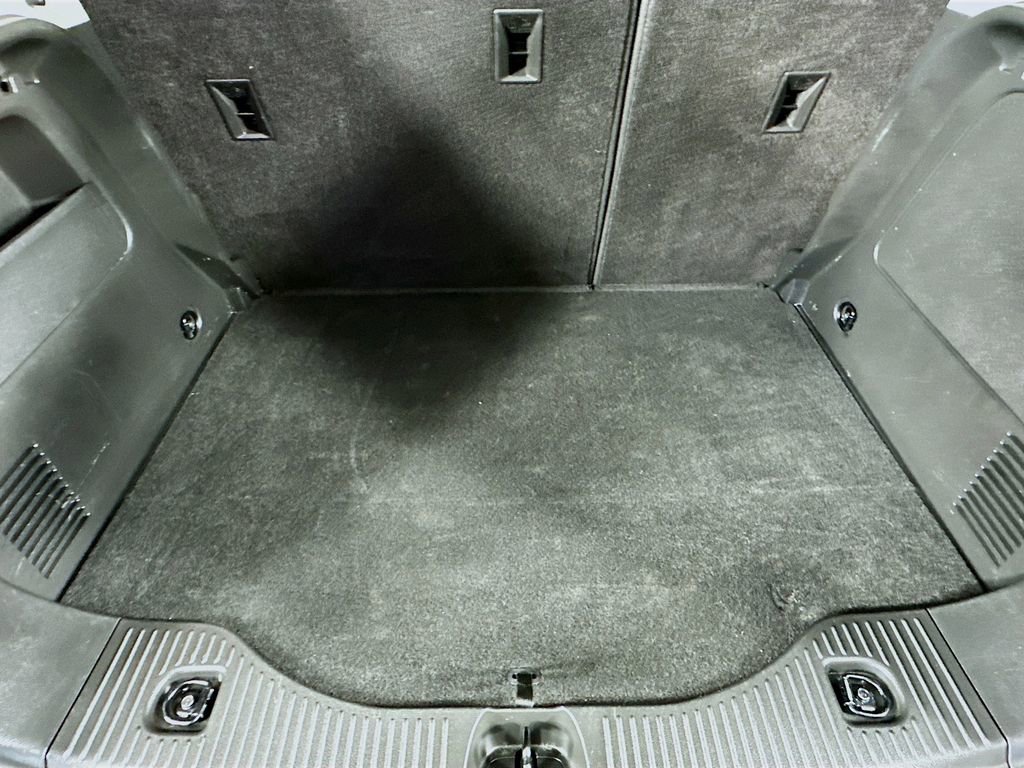 Used 2022 Chevrolet Trax LT w/ LT Convenience Package image 32