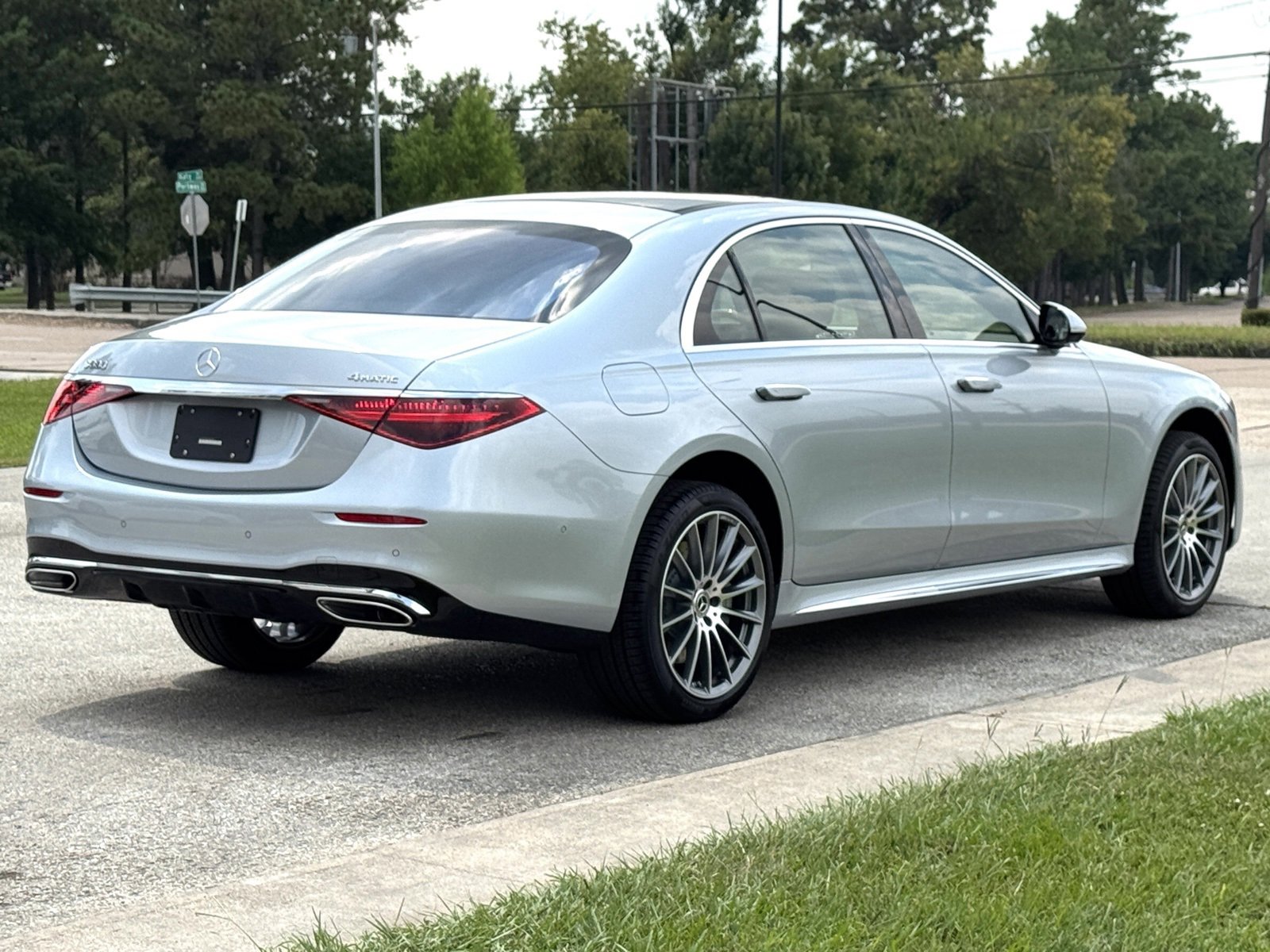 New 2026 Mercedes-Benz S 580 4MATIC Sedan image 3