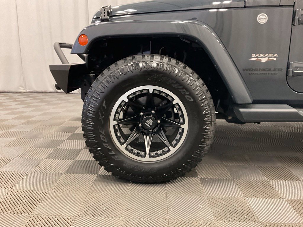 Used 2016 Jeep Wrangler Unlimited Sahara w/ Connectivity Group AWD/4WD image 14