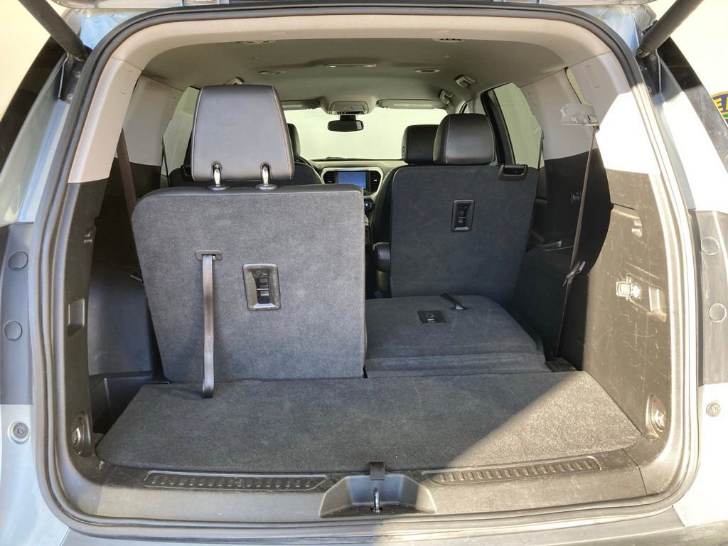 Used 2023 GMC Acadia SLT image 25