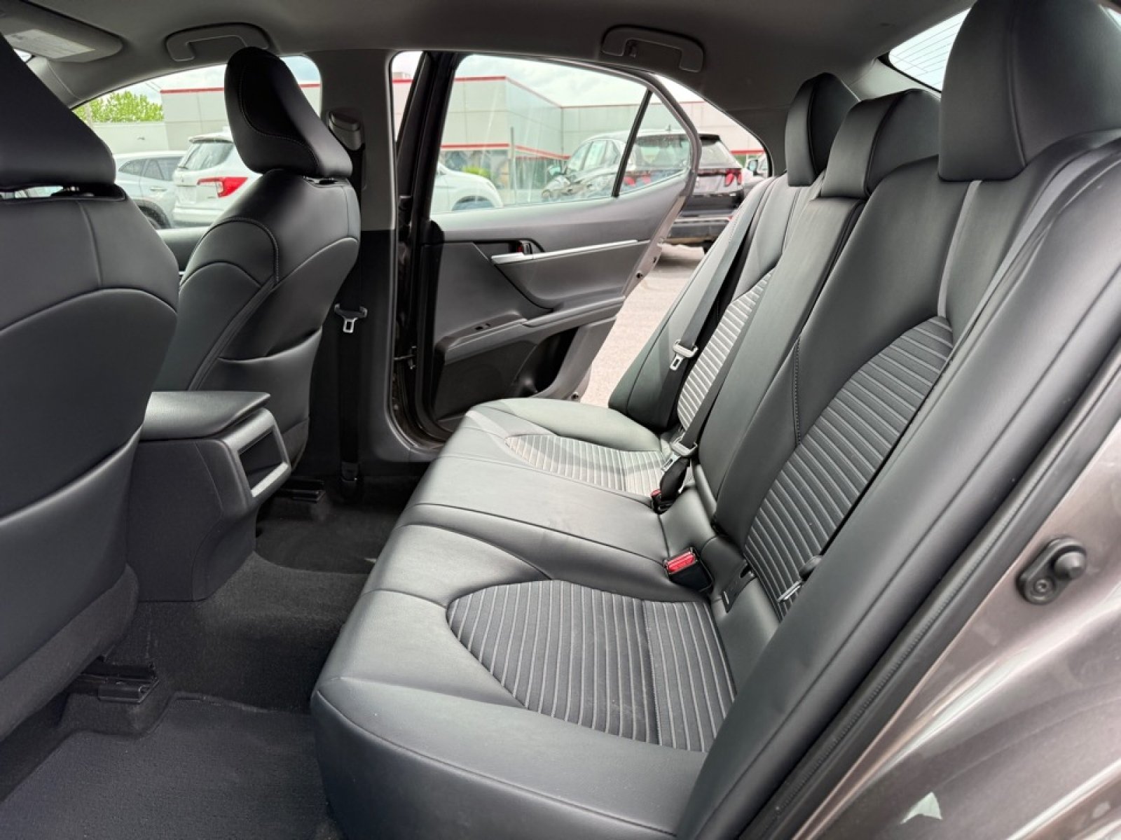 Used 2023 Toyota Camry SE FWD image 28