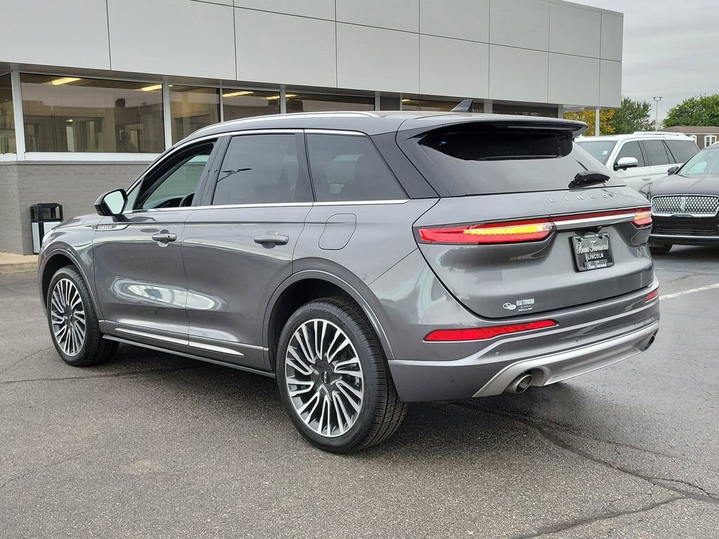 Certified 2022 Lincoln Corsair AWD w/ Premium Package image 6