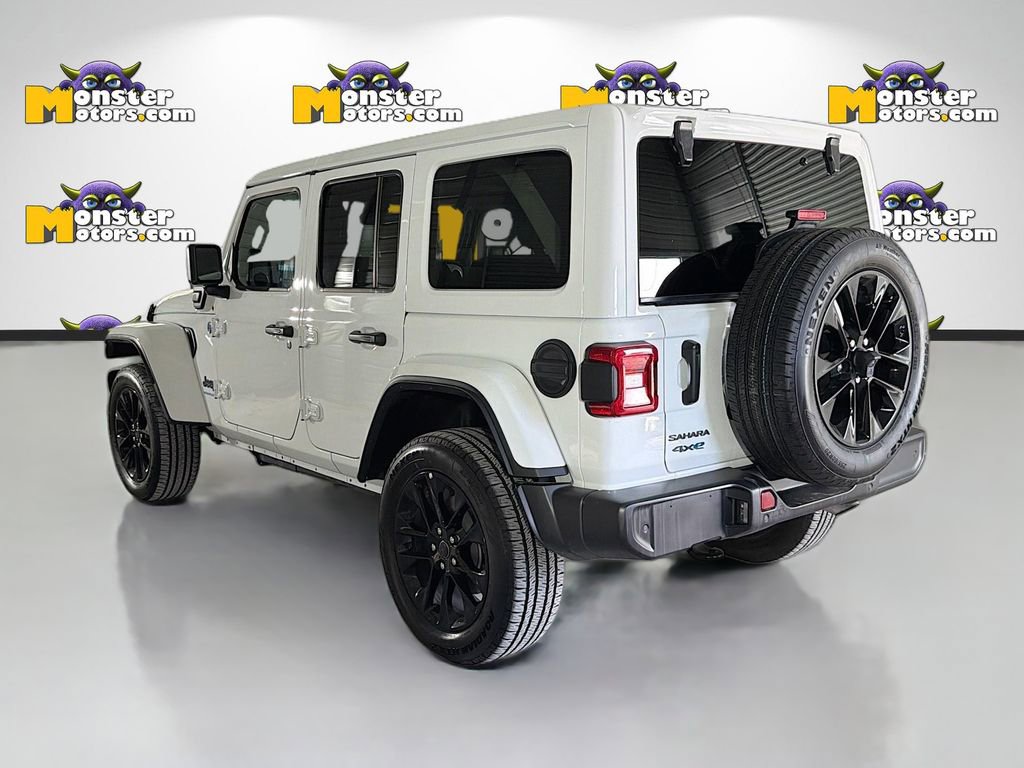 Used 2025 Jeep Wrangler Unlimited Sahara w/ Safety Group image 7