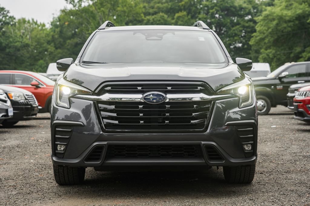 Used 2023 Subaru Ascent Limited image 2