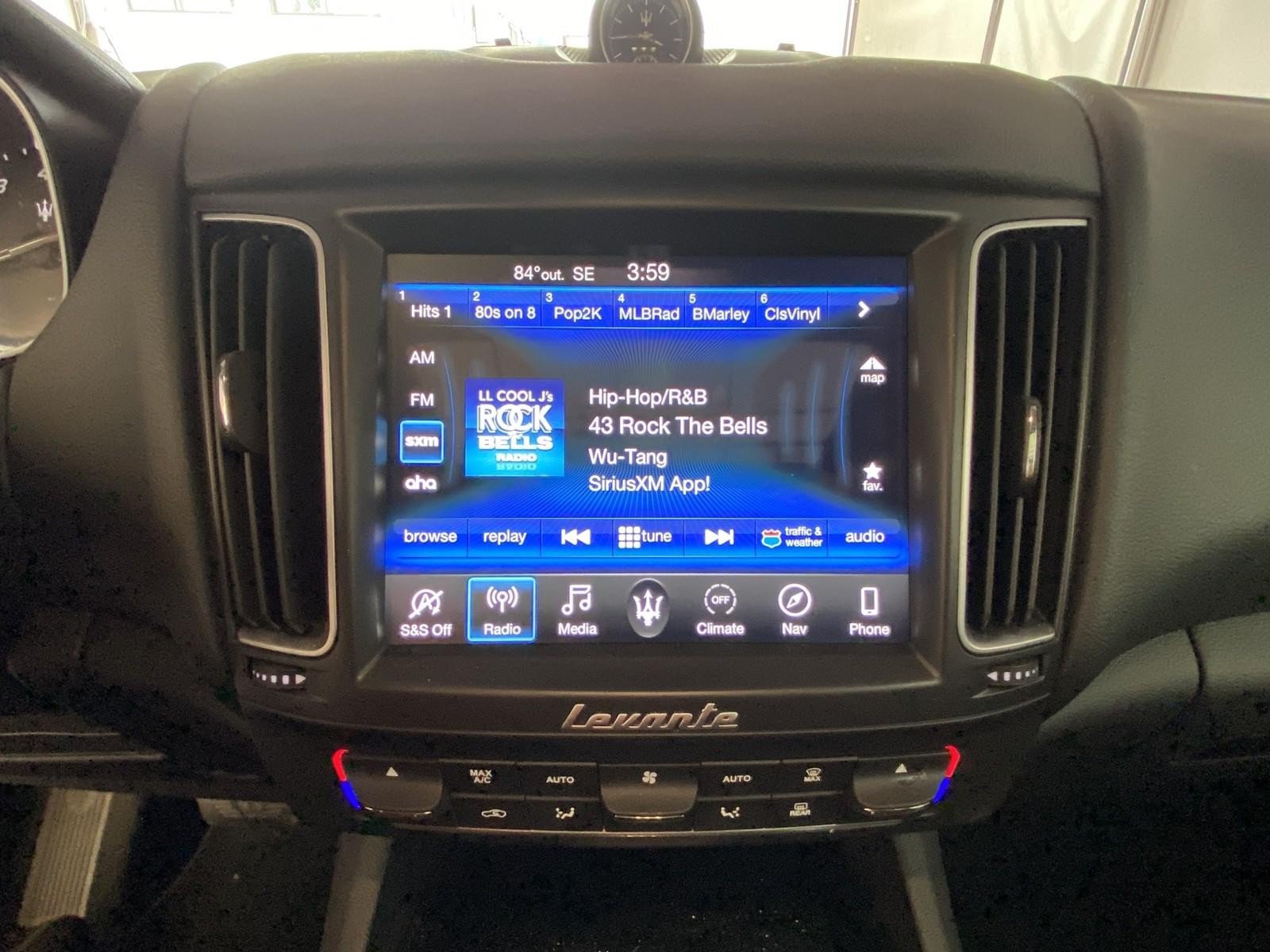 Used 2020 Maserati Levante AWD/4WD image 24
