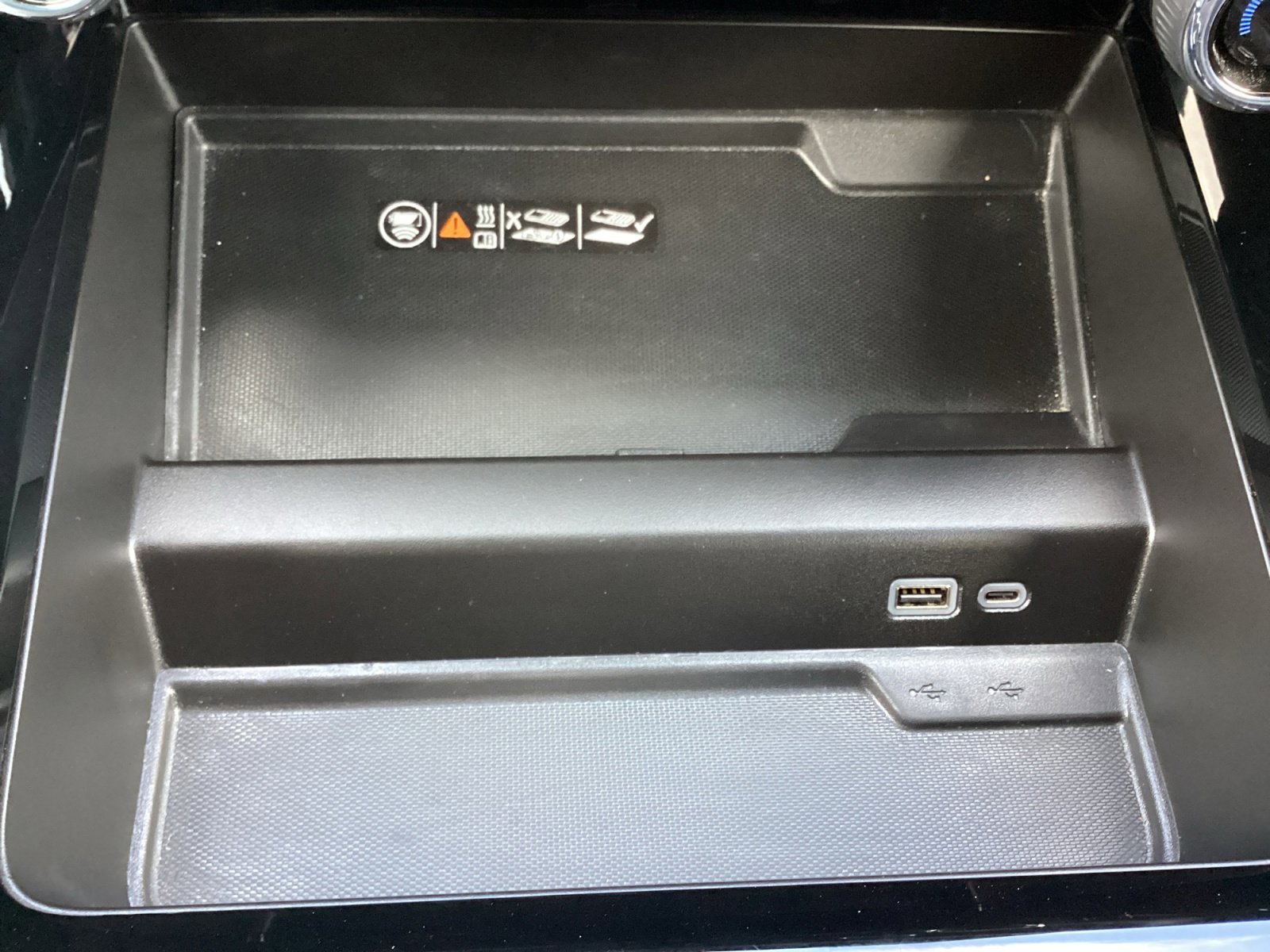 Used 2025 Chevrolet Tahoe LT image 27