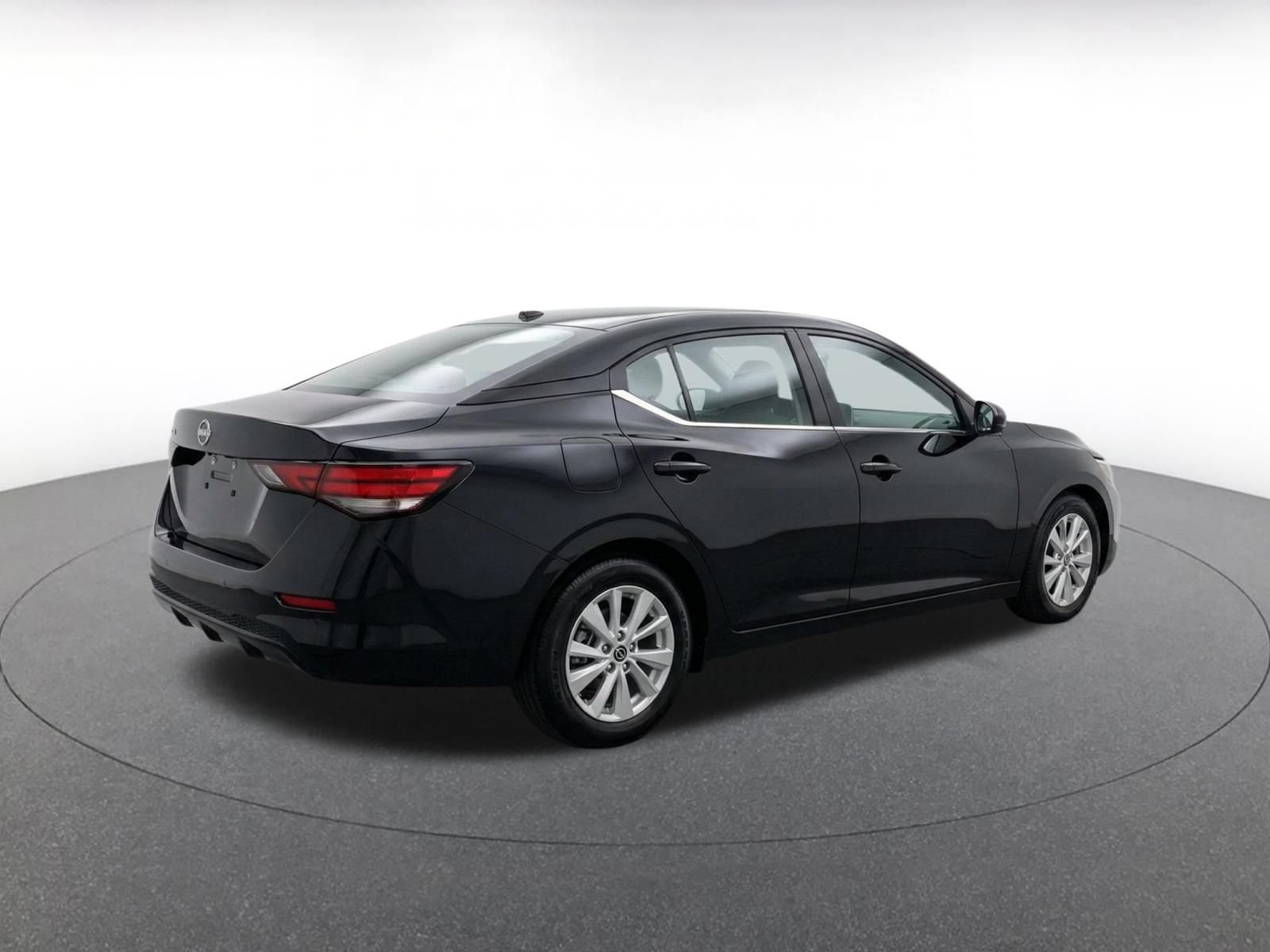 Used 2025 Nissan Sentra S FWD image 9