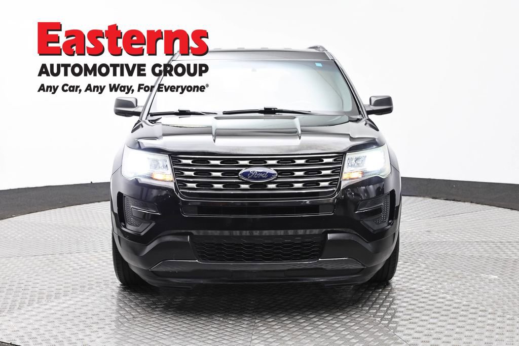 Used 2016 Ford Explorer FWD image 2