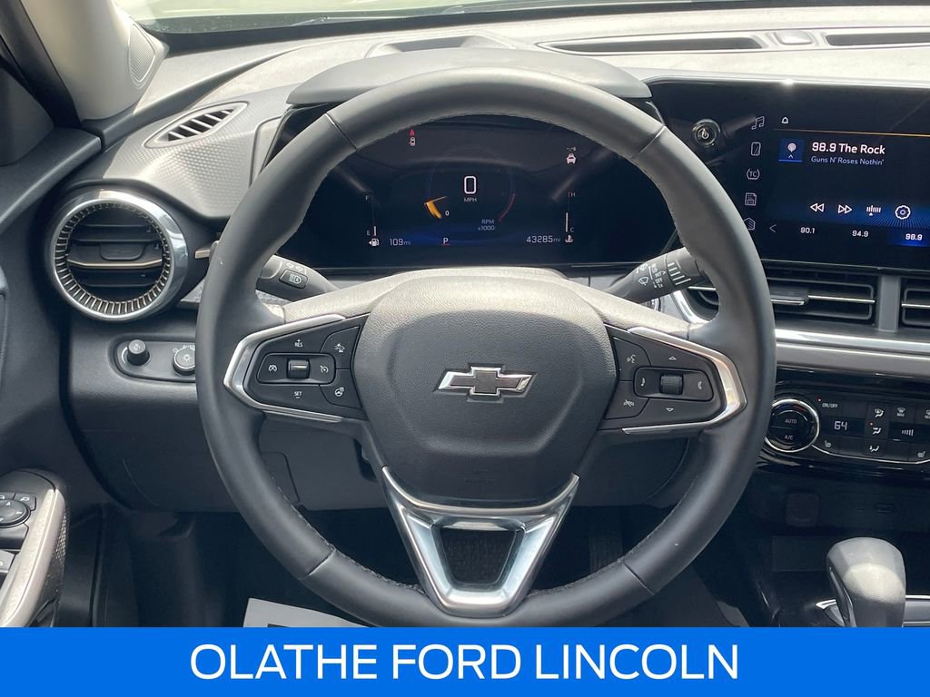 Used 2025 Chevrolet Trax ACTIV w/ Driver Confidence Package FWD image 24