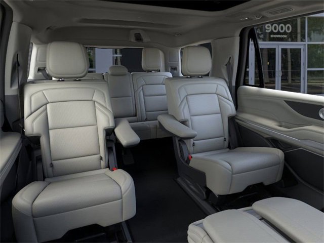 New 2025 Lincoln Navigator Reserve image 11