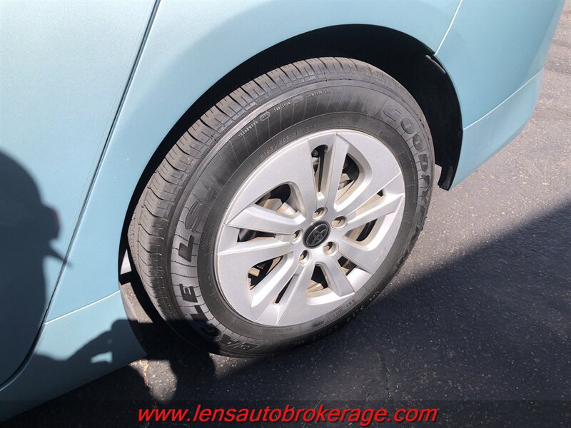 Used 2016 Toyota Prius Two FWD image 23