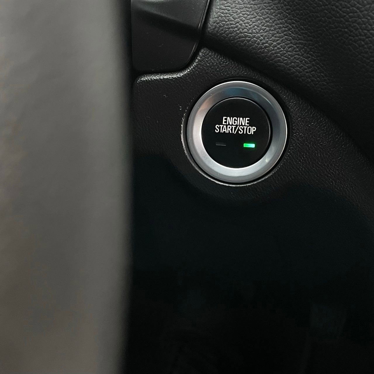 Used 2023 Chevrolet Equinox LT FWD image 17