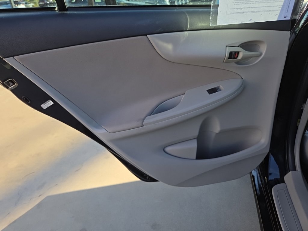 Used 2013 Toyota Corolla L FWD image 16