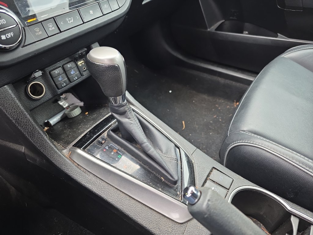 Used 2014 Toyota Corolla S Premium FWD image 28