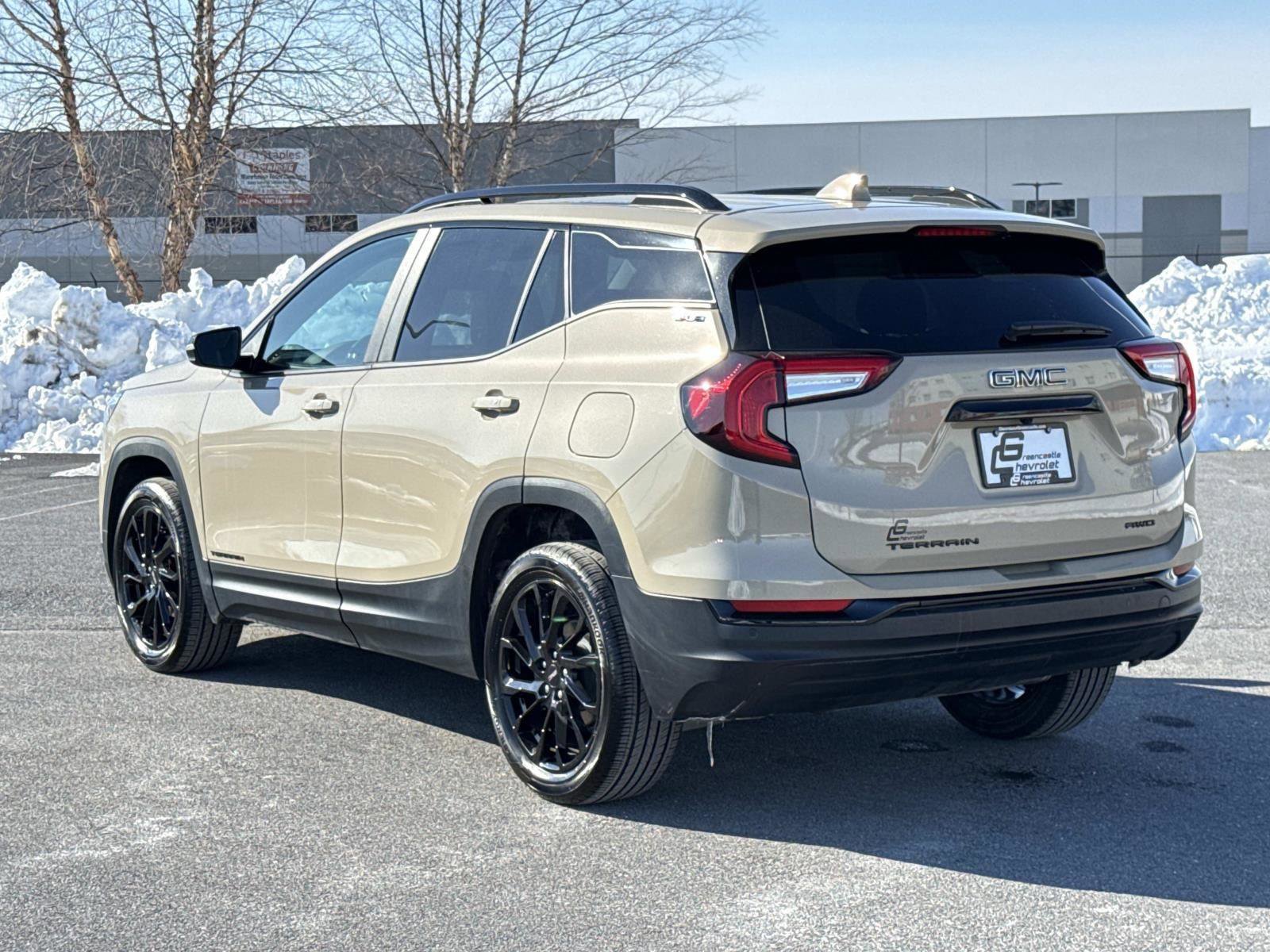 Used 2023 GMC Terrain SLE w/ Driver Convenience Package image 26