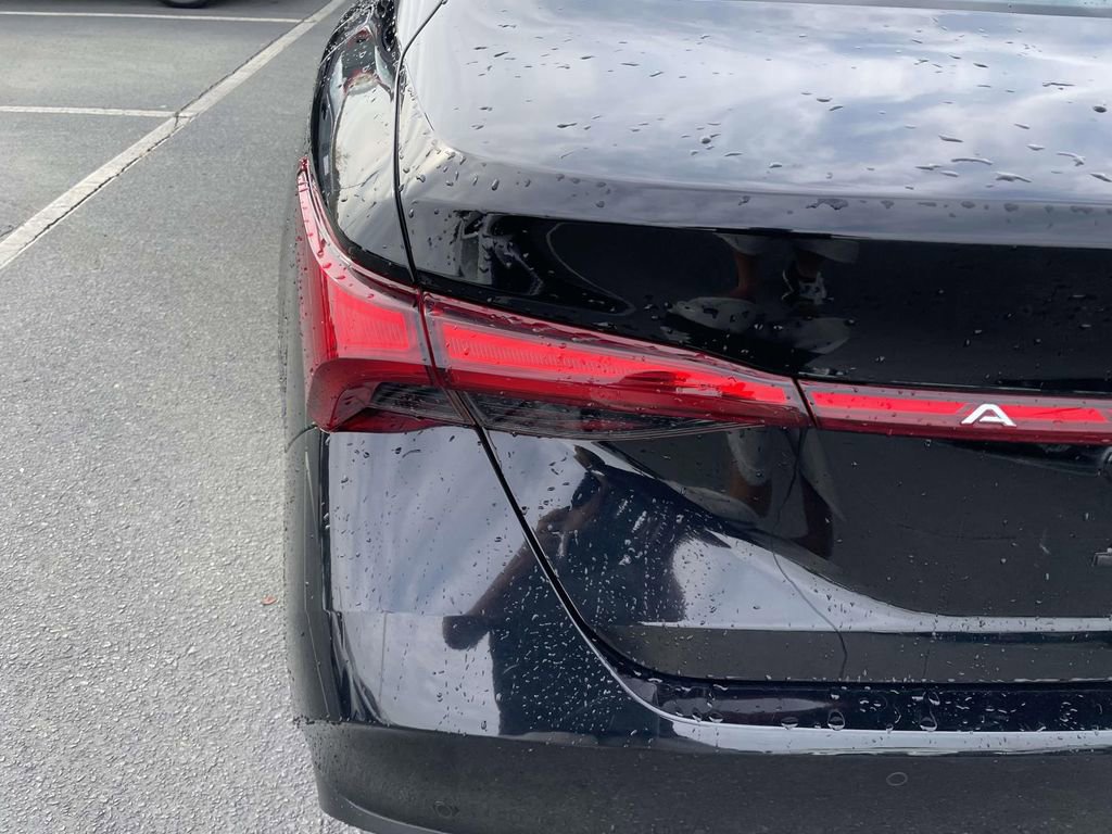 Used 2019 Toyota Avalon Limited w/ Advanced Safety Package image 17