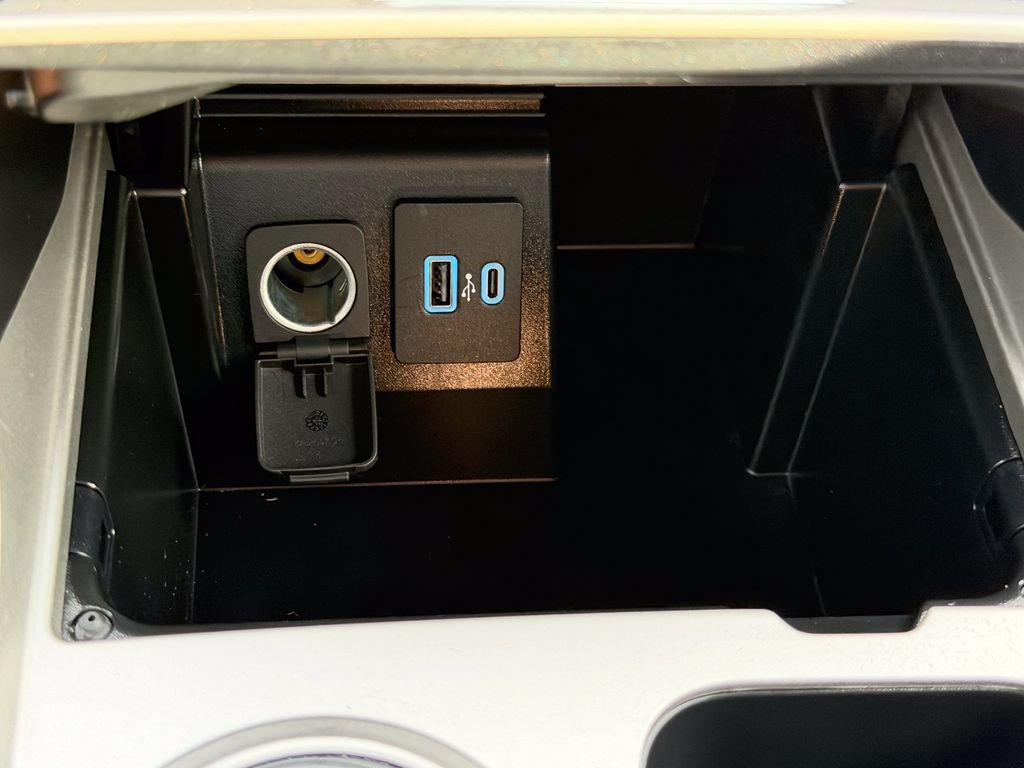 Used 2023 Ford Explorer XLT w/ Equipment Group 202A RWD image 24