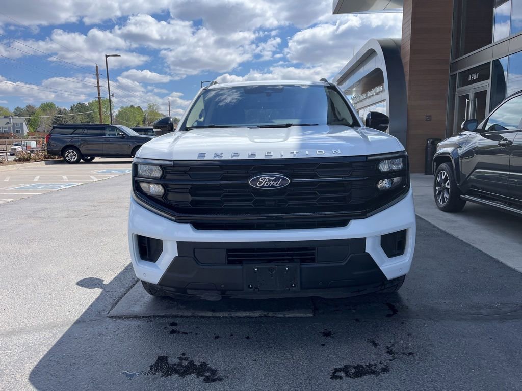 Used 2025 Ford Expedition Active AWD/4WD image 2