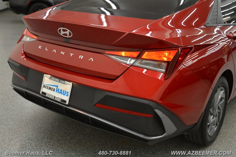 Used 2024 Hyundai Elantra SEL FWD image 39