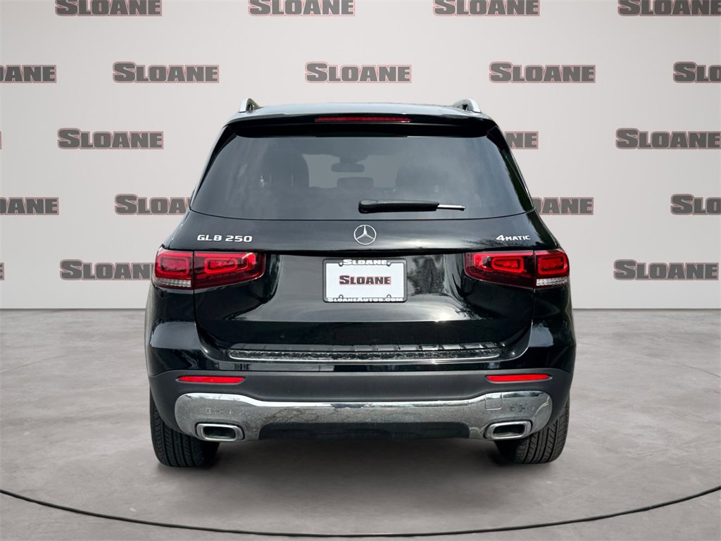 Used 2023 Mercedes-Benz GLB 250 4MATIC image 4