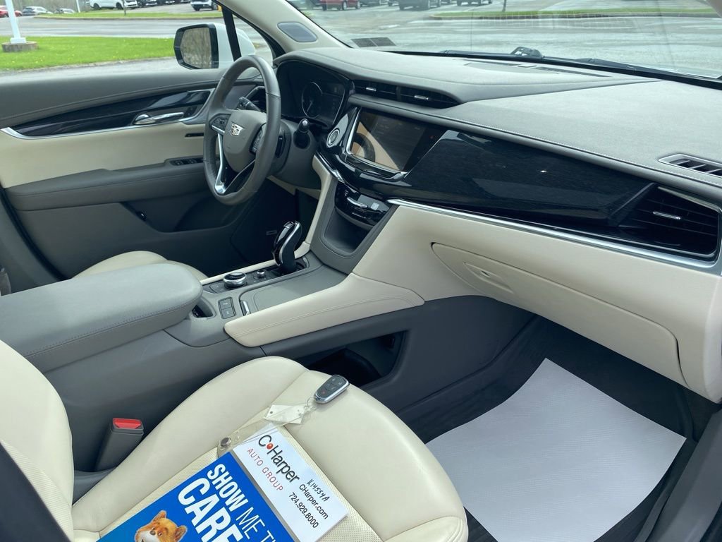 Used 2023 Cadillac XT6 Premium Luxury image 11