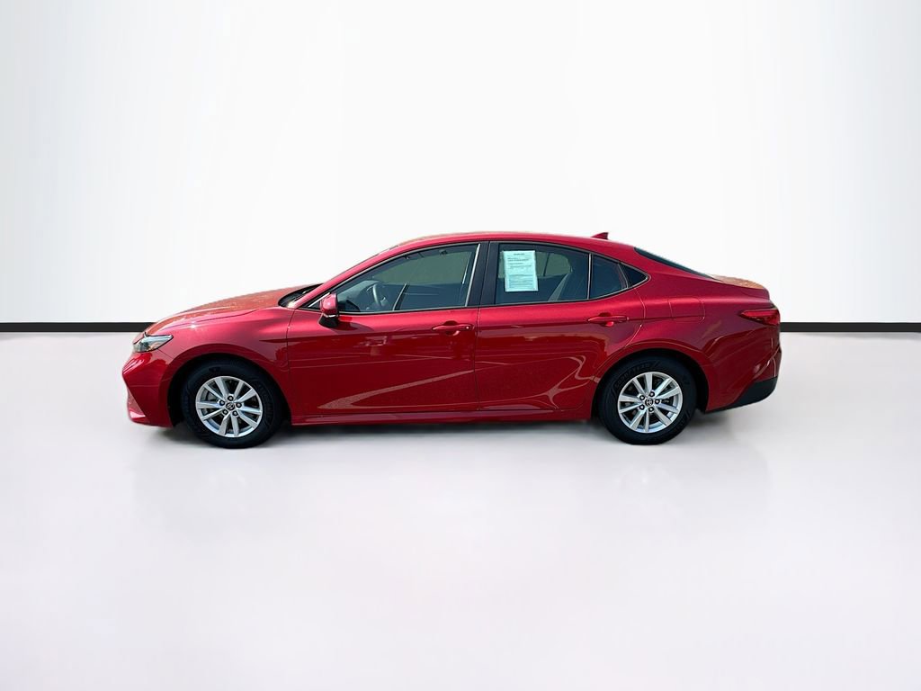 Used 2025 Toyota Camry LE image 5