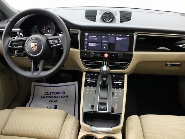 New 2024 Porsche Macan image 17