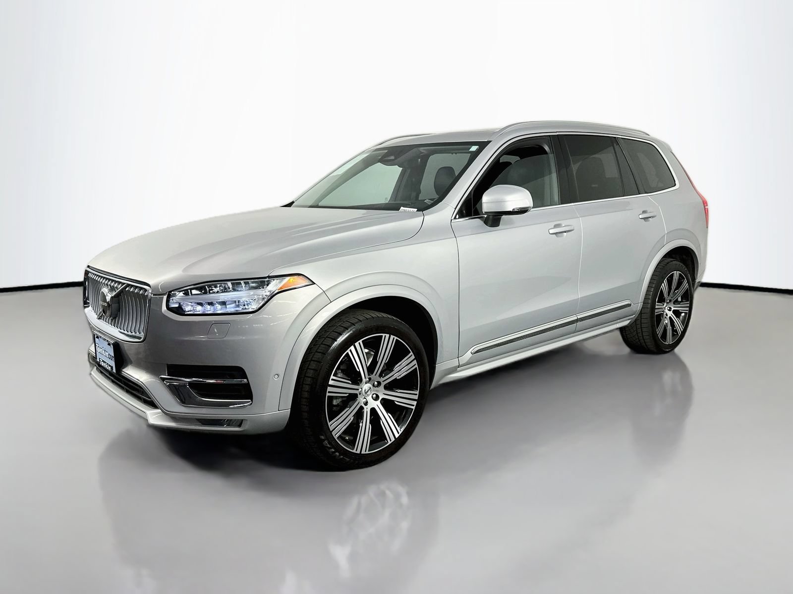 Used 2023 Volvo XC90 B6 Ultimate w/ Protection Package Premier AWD/4WD image 3