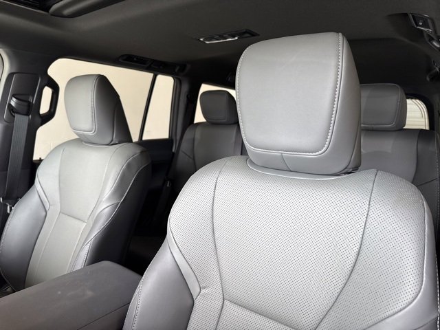 Used 2025 Lexus GX 550 w/ Cold Area Package image 23