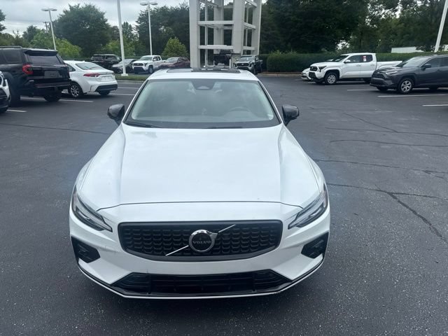 Used 2024 Volvo S60 B5 Core FWD image 9