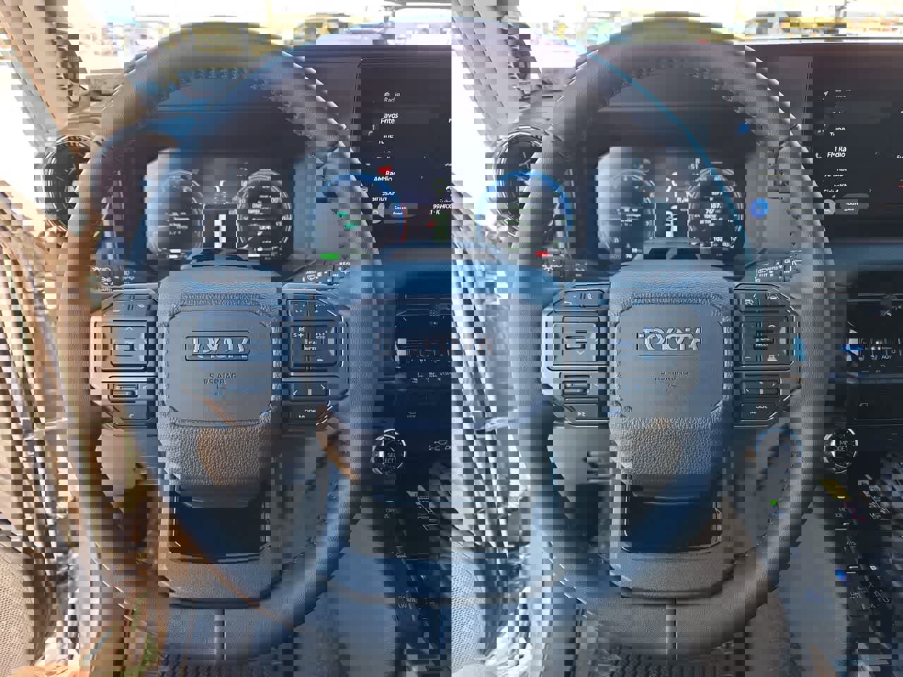 Used 2025 Toyota Land Cruiser image 19