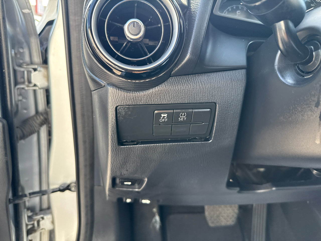 Used 2019 Toyota Yaris Sedan image 24