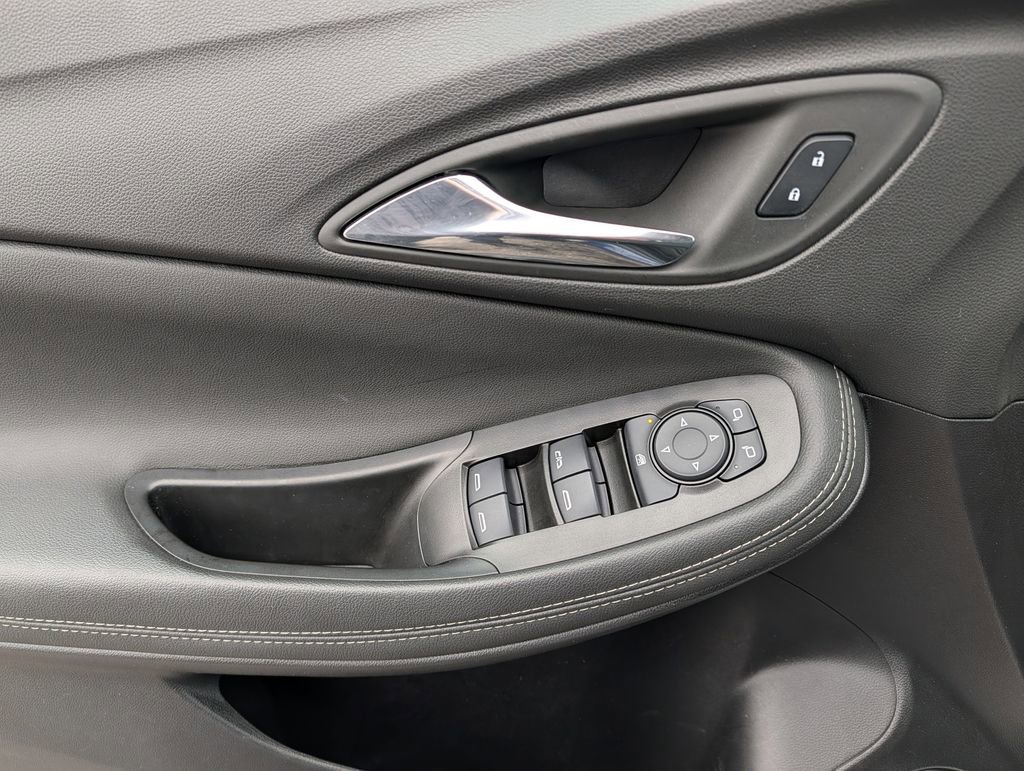 Used 2023 Buick Encore GX Select w/ Safety Package II image 19