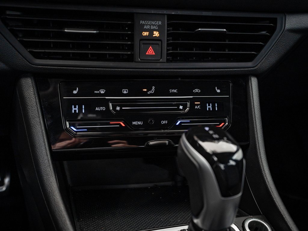 Used 2025 Volkswagen Jetta Sport image 32