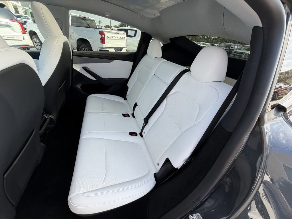 Used 2026 Tesla Model Y Long Range AWD/4WD image 18