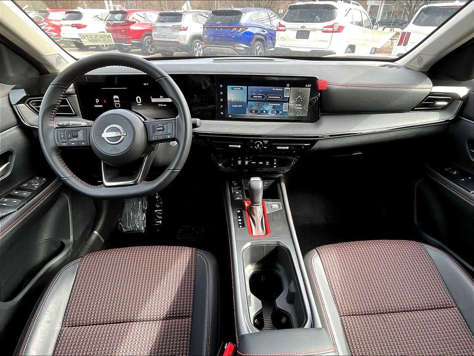 New 2025 Nissan Kicks SR image 12