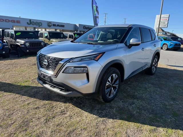 Used 2022 Nissan Rogue SV image 3