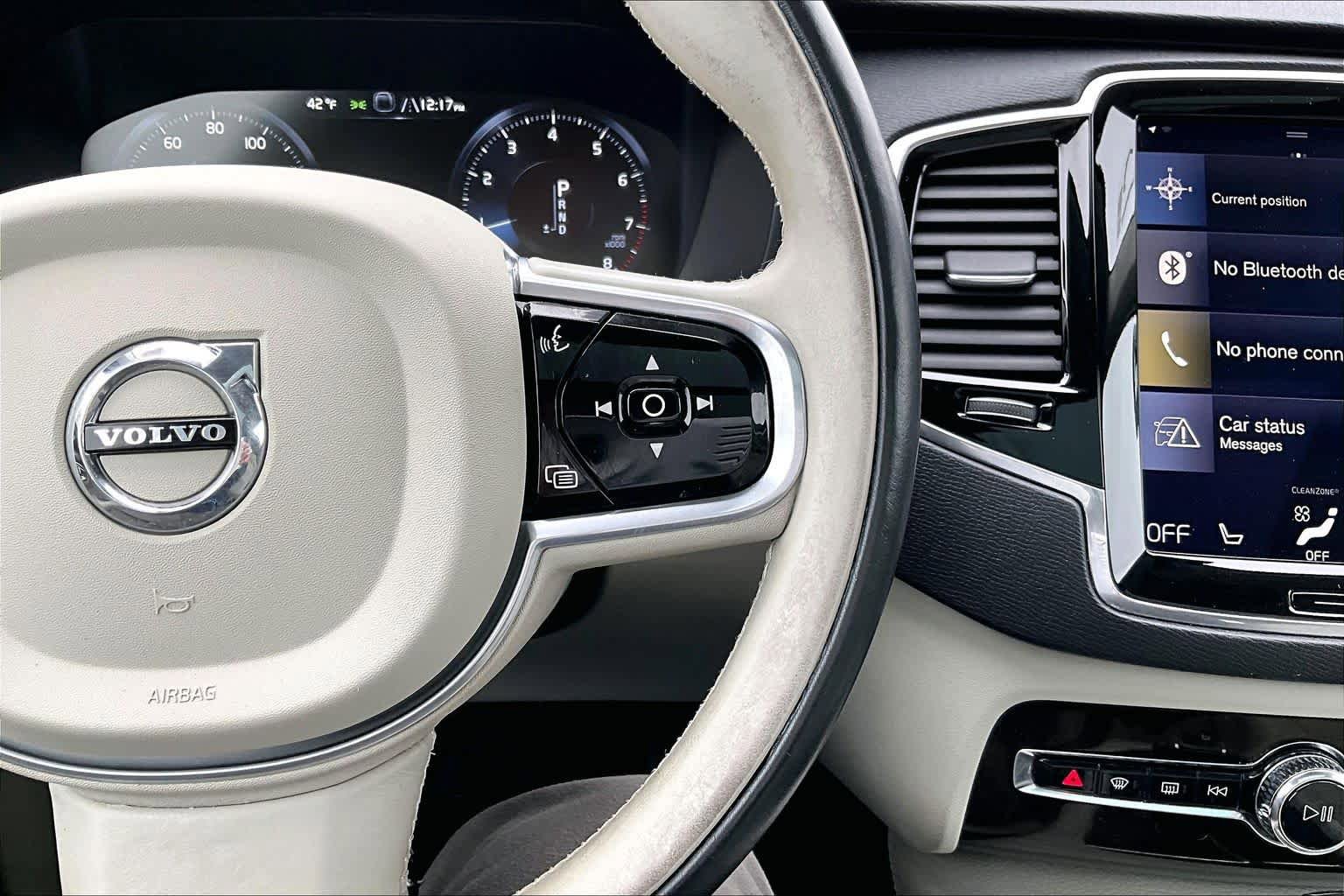 Used 2017 Volvo XC90 T6 Momentum w/ Vision Package image 24