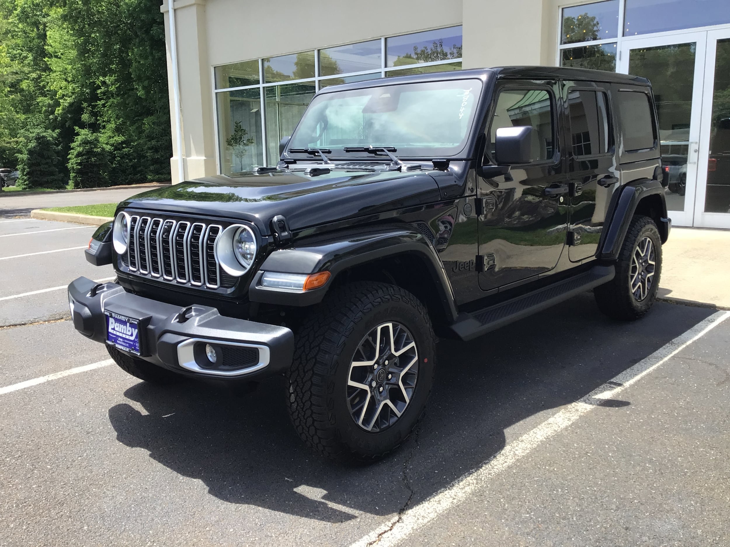 New 2026 Jeep Wrangler Unlimited Sahara AWD/4WD image 3