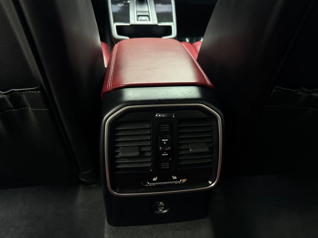 Used 2024 Porsche Macan AWD/4WD image 69