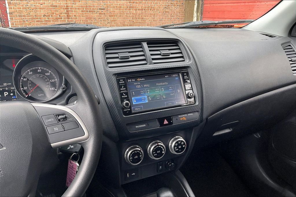 Used 2020 Mitsubishi Outlander Sport SE AWD/4WD image 6