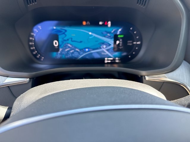 Certified 2025 Volvo XC60 T8 Plus w/ Protection Package Premier AWD/4WD image 13
