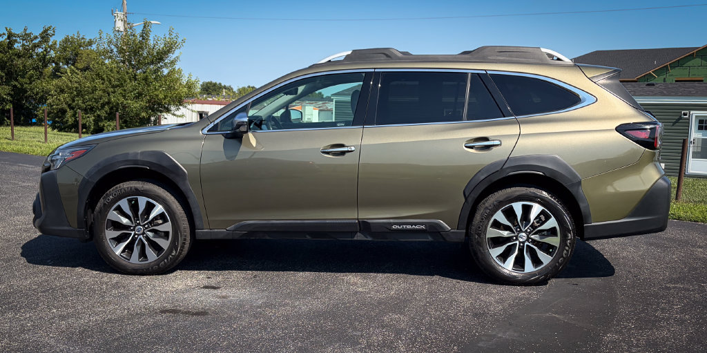 Used 2024 Subaru Outback Touring AWD/4WD image 19