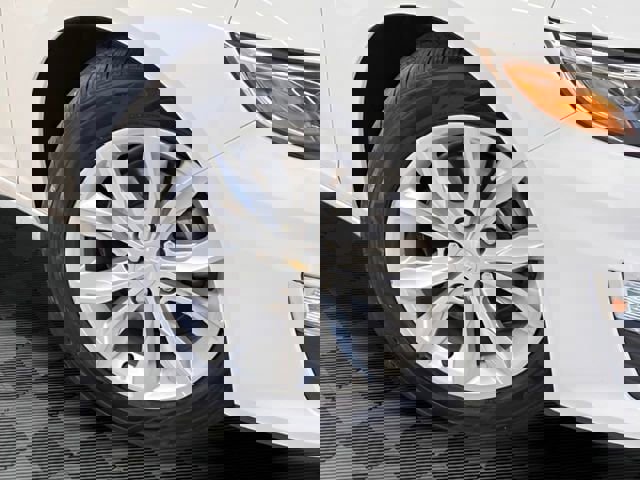 Used 2024 Chevrolet Malibu LT image 26