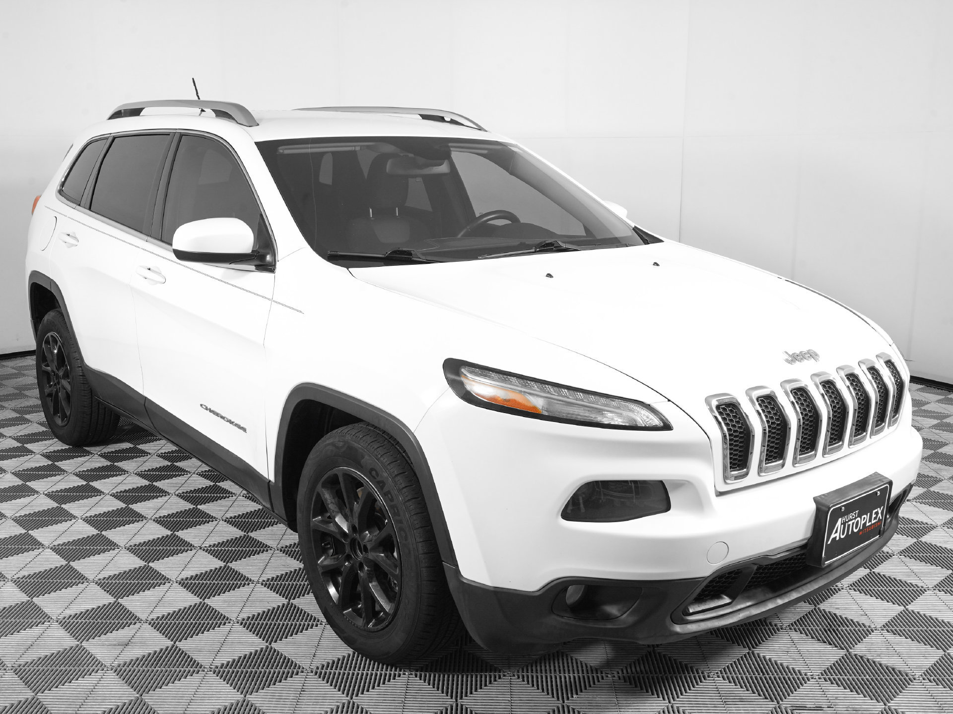 Used 2014 Jeep Cherokee Latitude FWD image 3