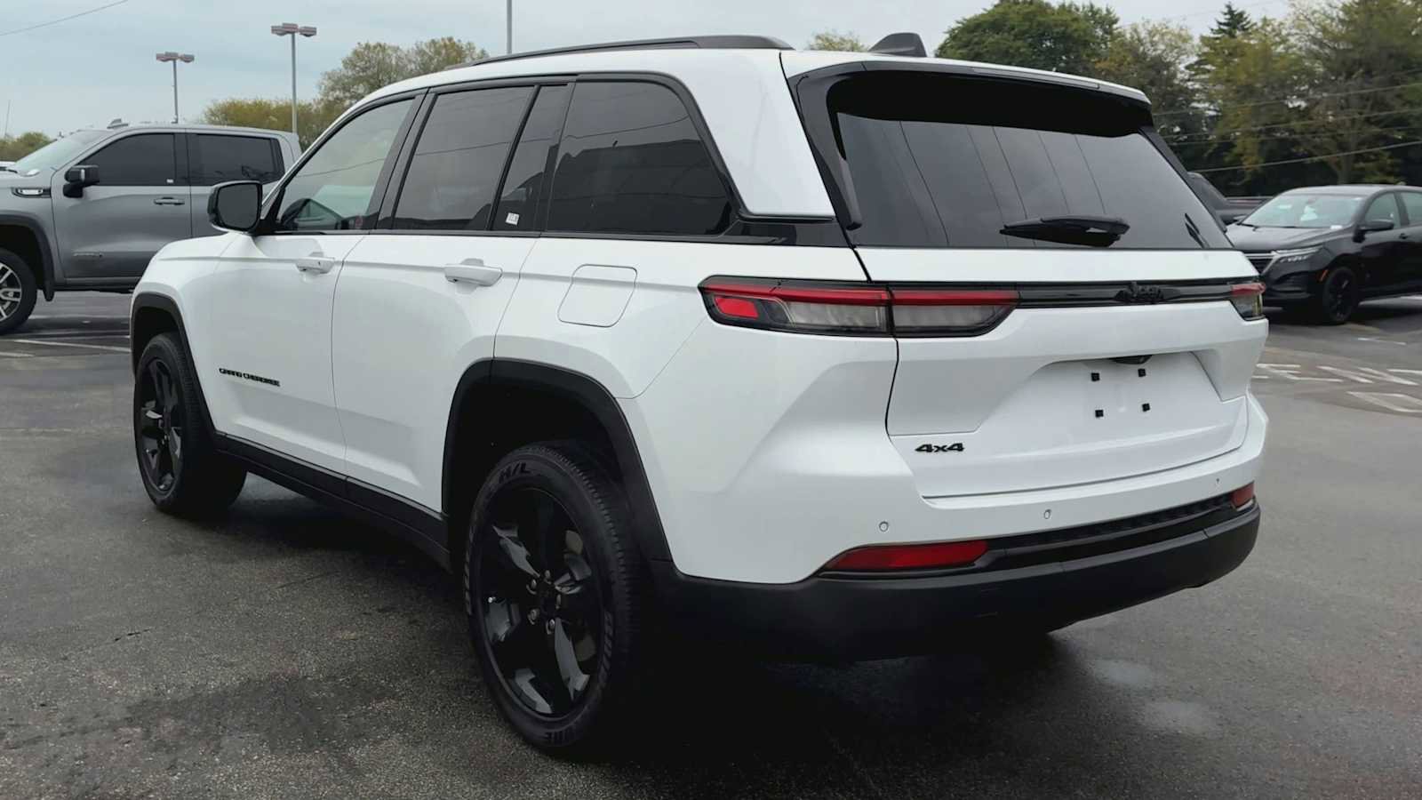 Used 2022 Jeep Grand Cherokee Altitude image 4