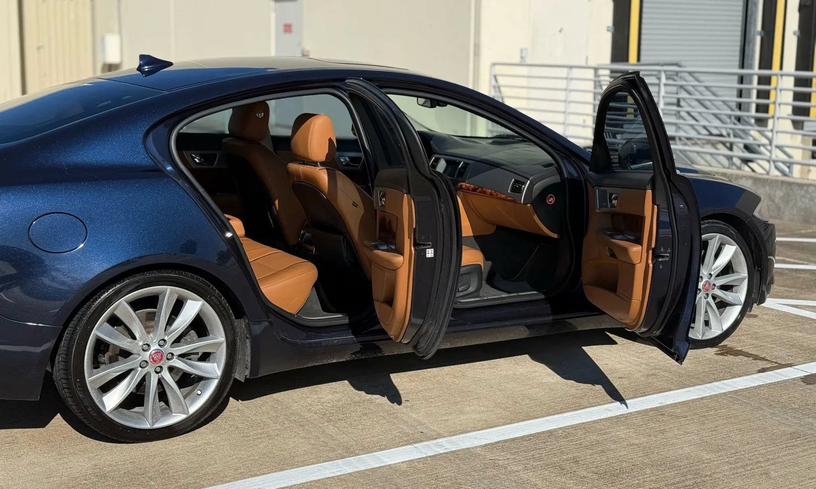 Used 2015 Jaguar XF Portfolio AWD/4WD image 19