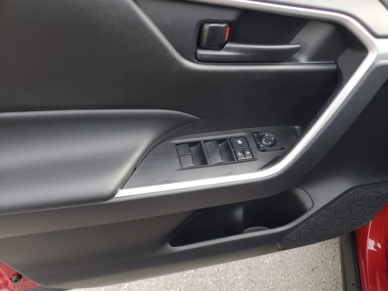 Certified 2024 Toyota RAV4 LE AWD/4WD image 19