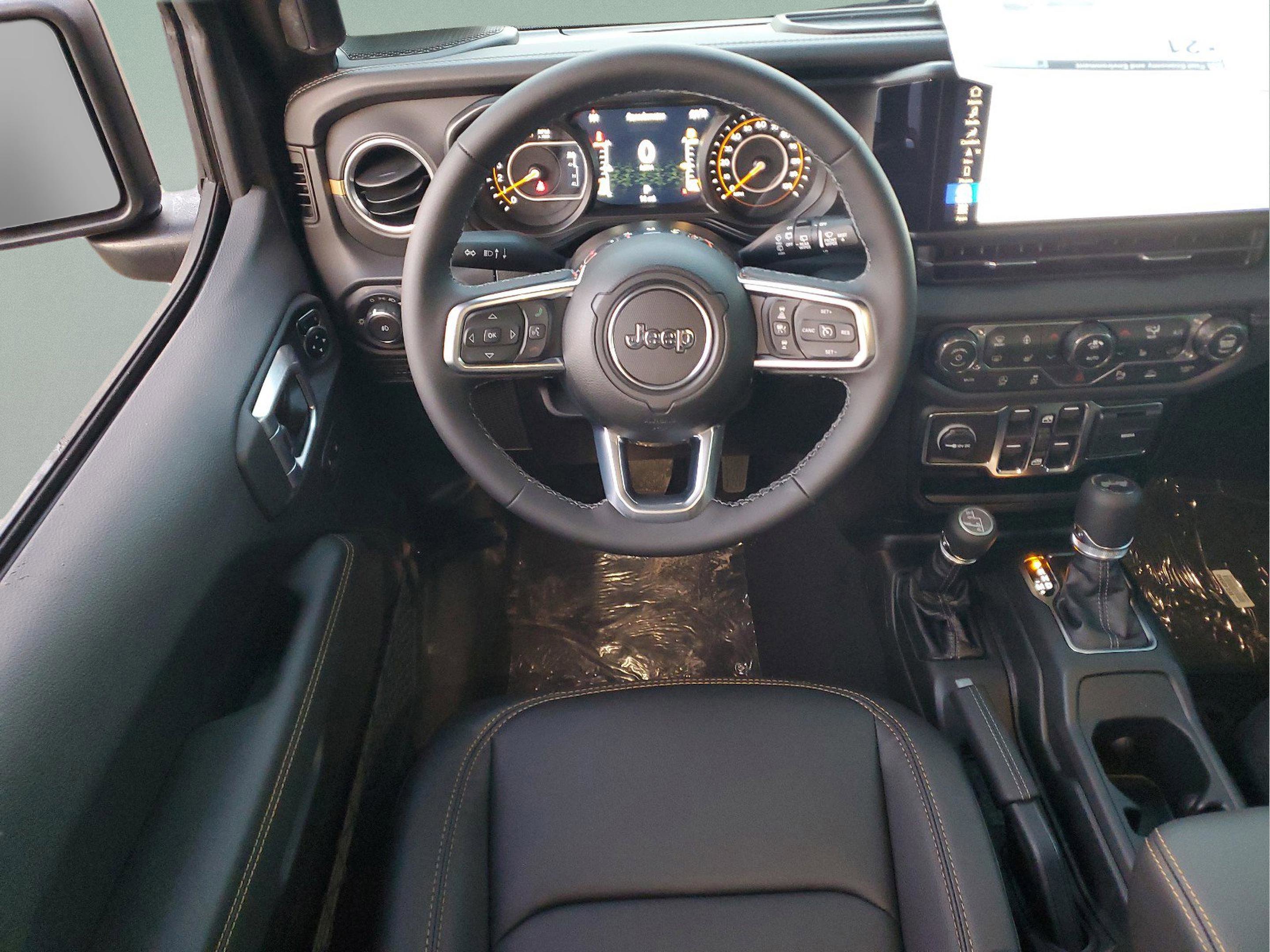New 2026 Jeep Wrangler Unlimited Sahara w/ Safety Group AWD/4WD image 9
